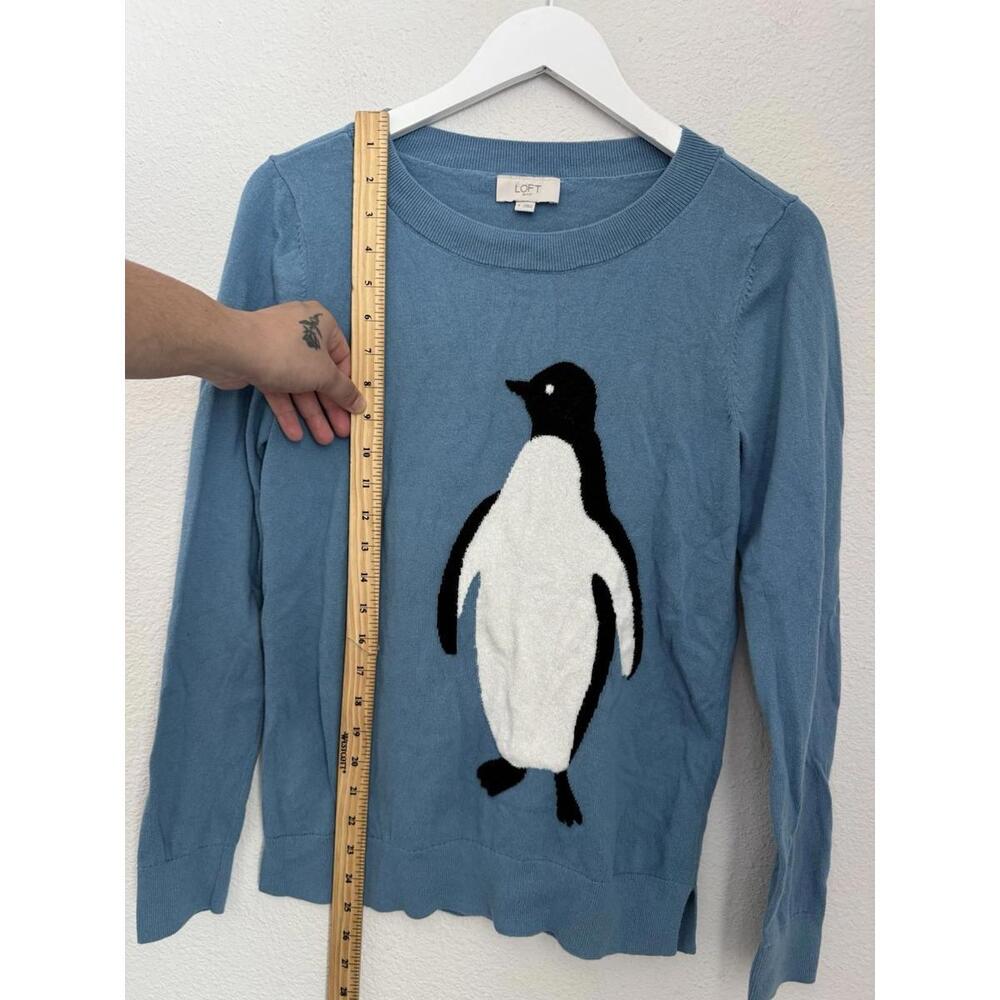 LOFT Women’s Sz‎ S Blue Penguin Pullover Sweater Graphic Crew Neck Long Sleeve - Picture 5 of 7